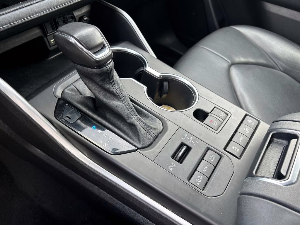 2021 Blueprint Toyota Highlander XLE AWD SUV