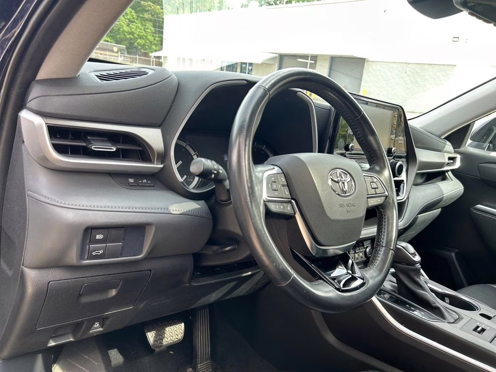 2021 Blueprint Toyota Highlander XLE AWD SUV