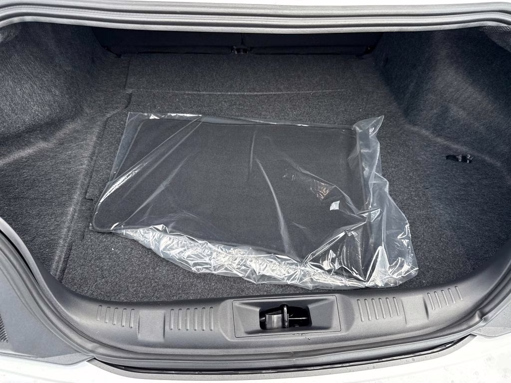 2026 Oxford White Ford Mustang EcoBoost RWD Coupe