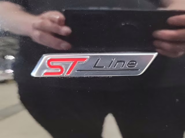 2025 Agate Black Metallic Ford Escape ST-Line FWD SUV