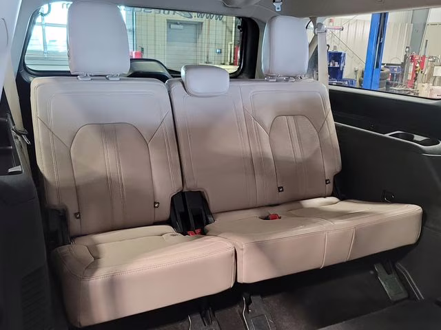 2023 Iconic Silver Metallic Ford Expedition Max Limited 4X4 SUV