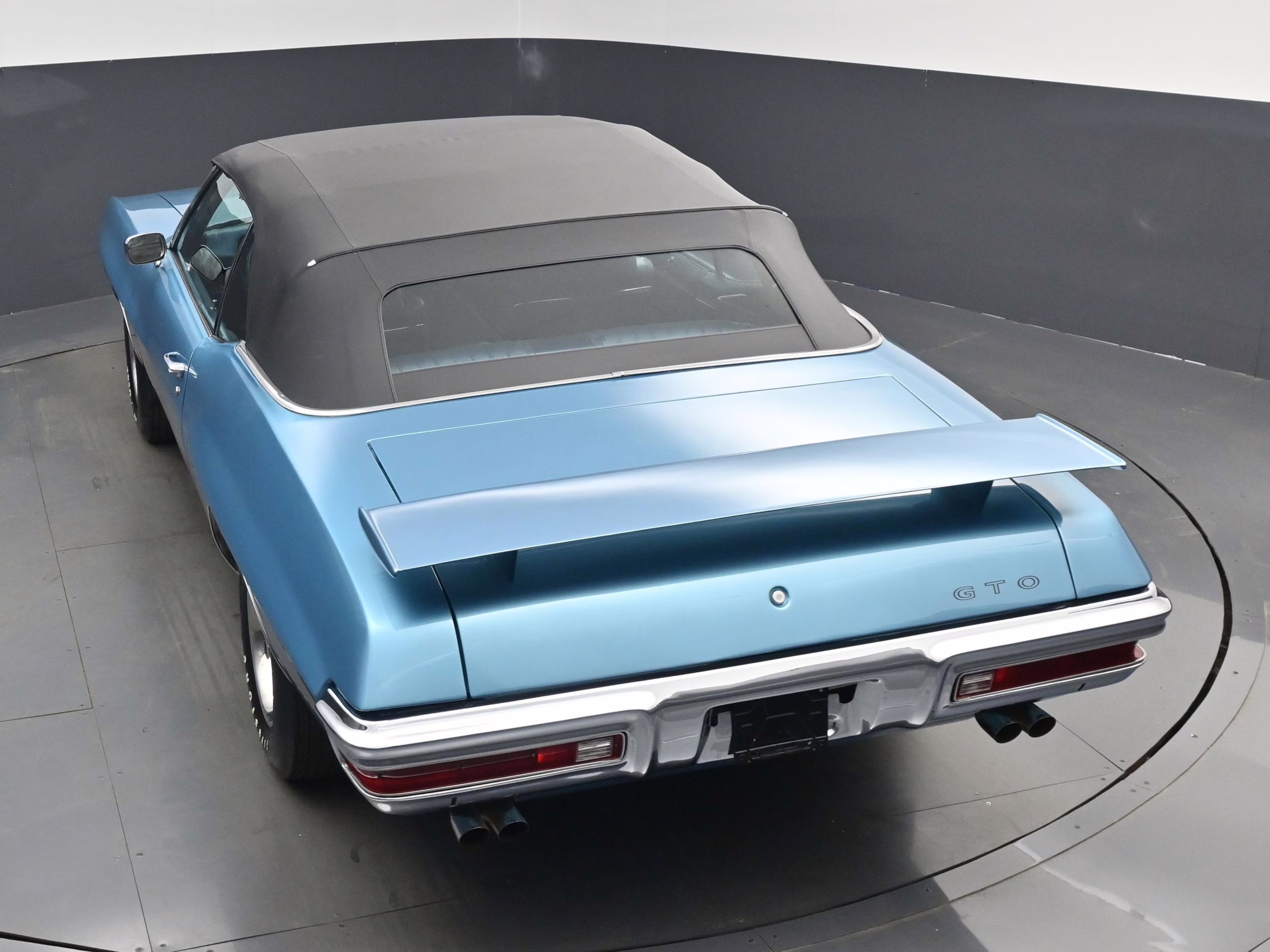 1970 Bermuda Blue Pontiac GTO RamAir III