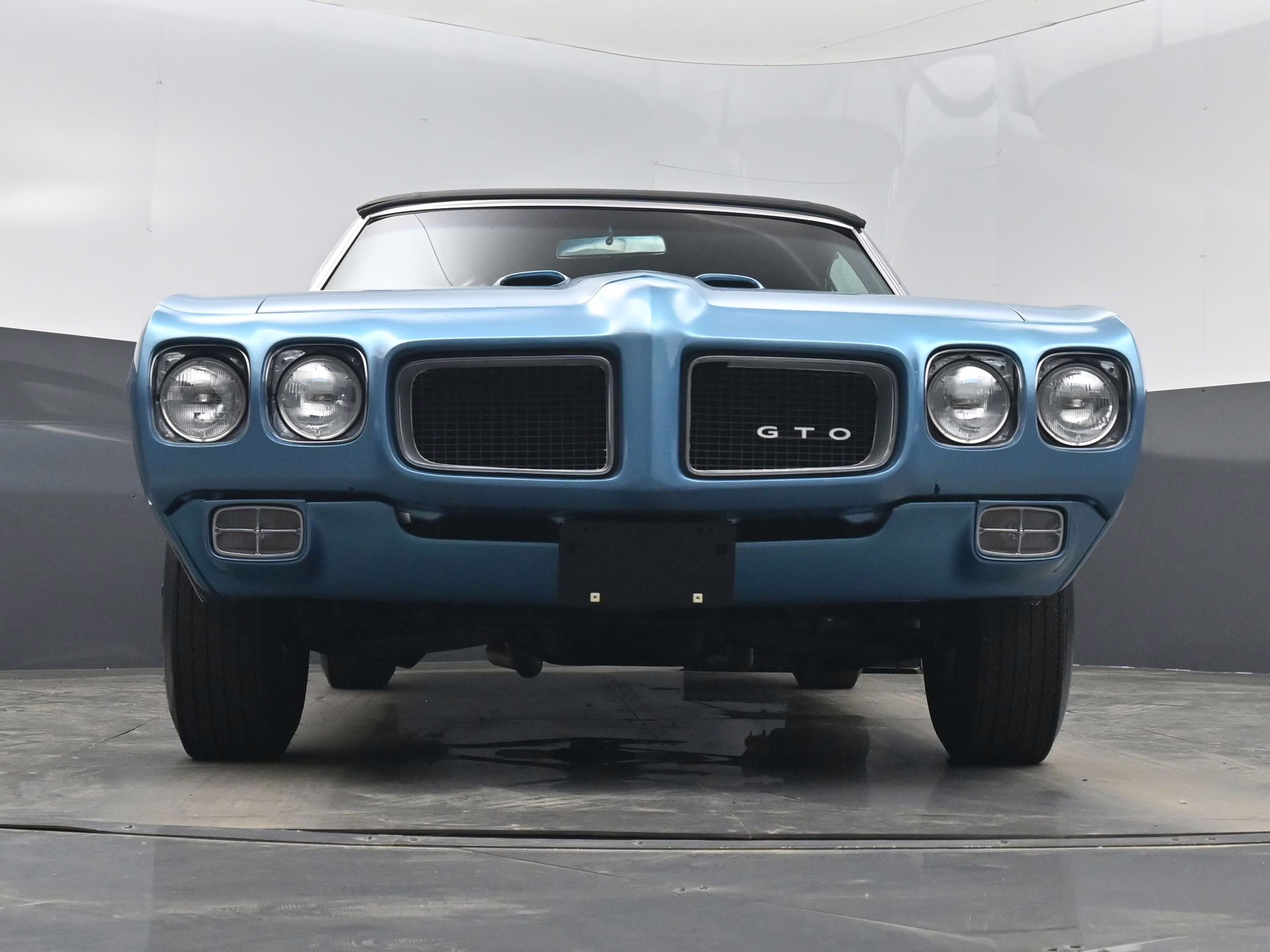 1970 Bermuda Blue Pontiac GTO RamAir III