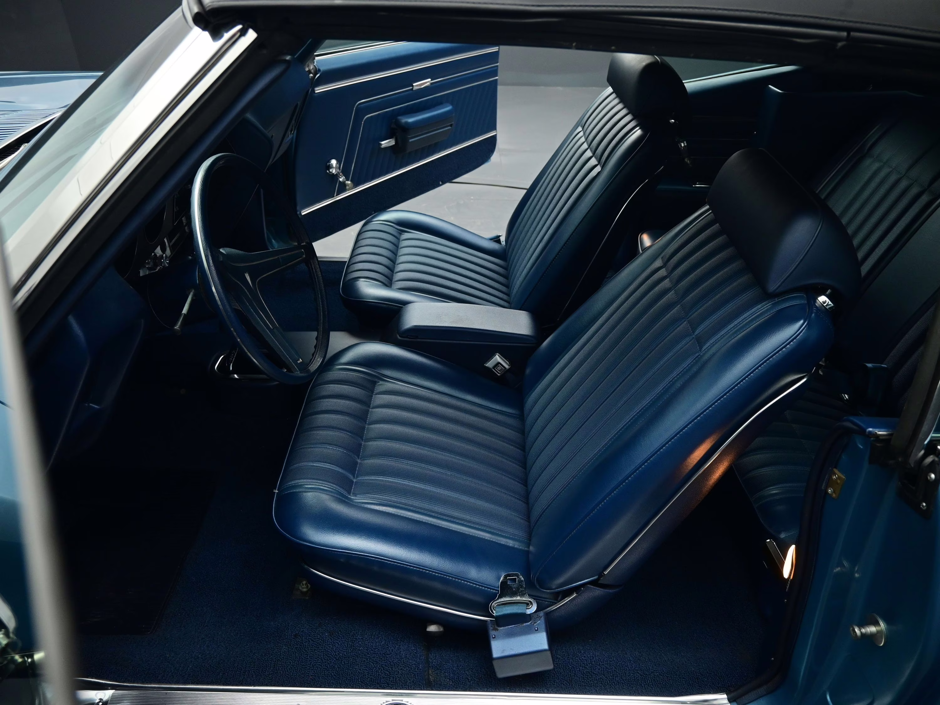 1970 Bermuda Blue Pontiac GTO RamAir III