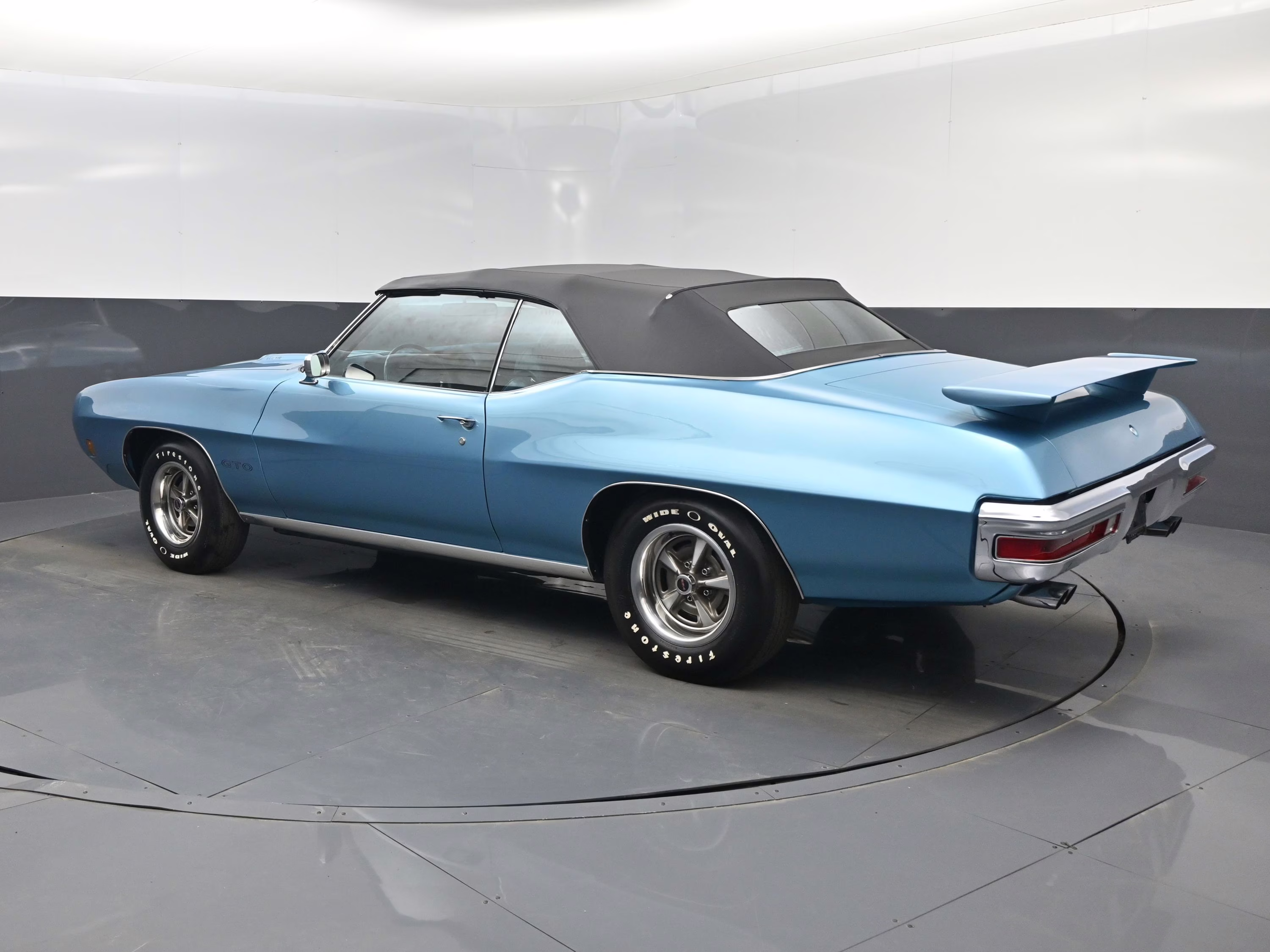 1970 Bermuda Blue Pontiac GTO RamAir III