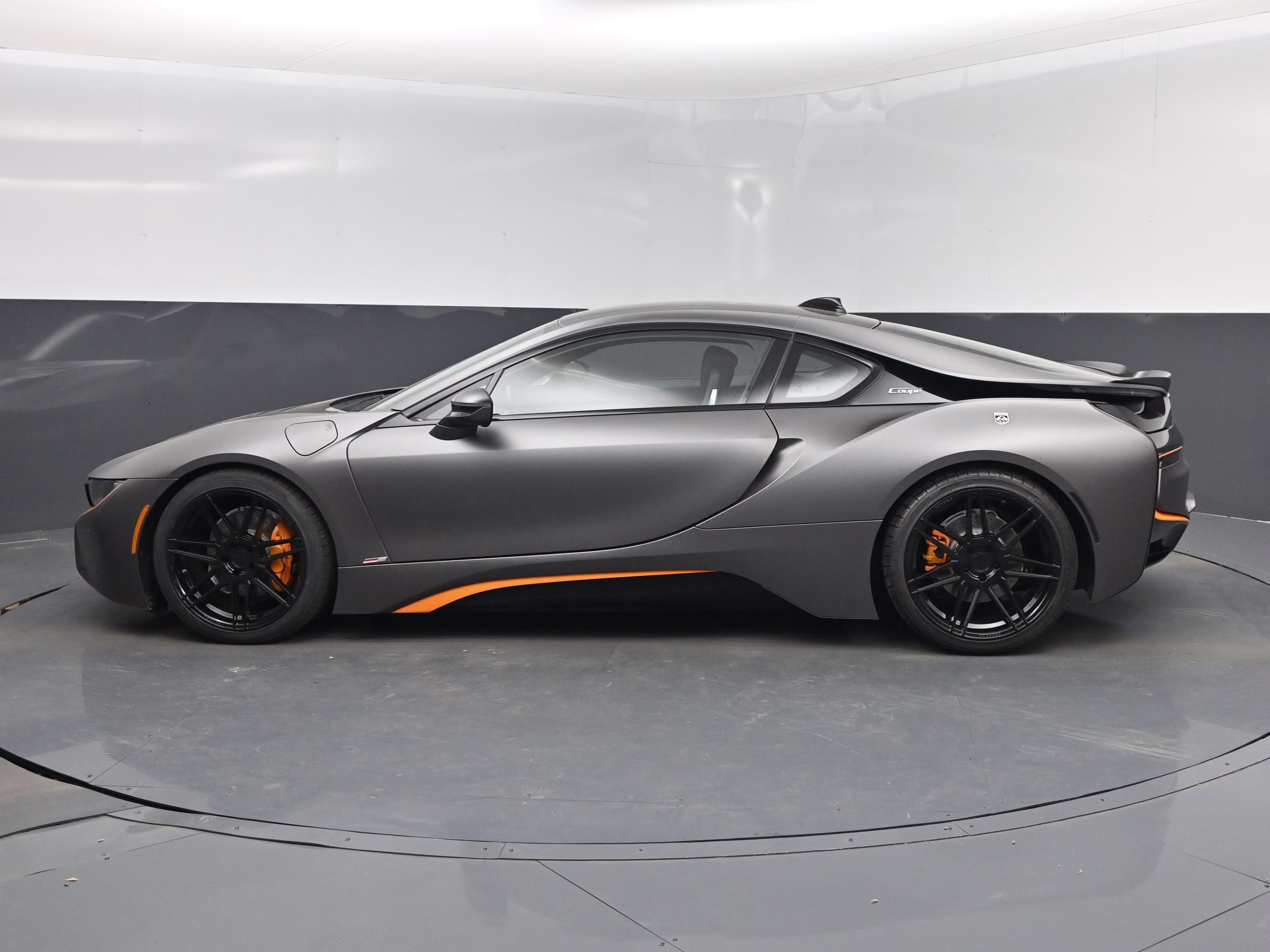 2019 Individual Donington Gray Met w/Frozen Gray Accent BMW i8 Base AWD Coupe