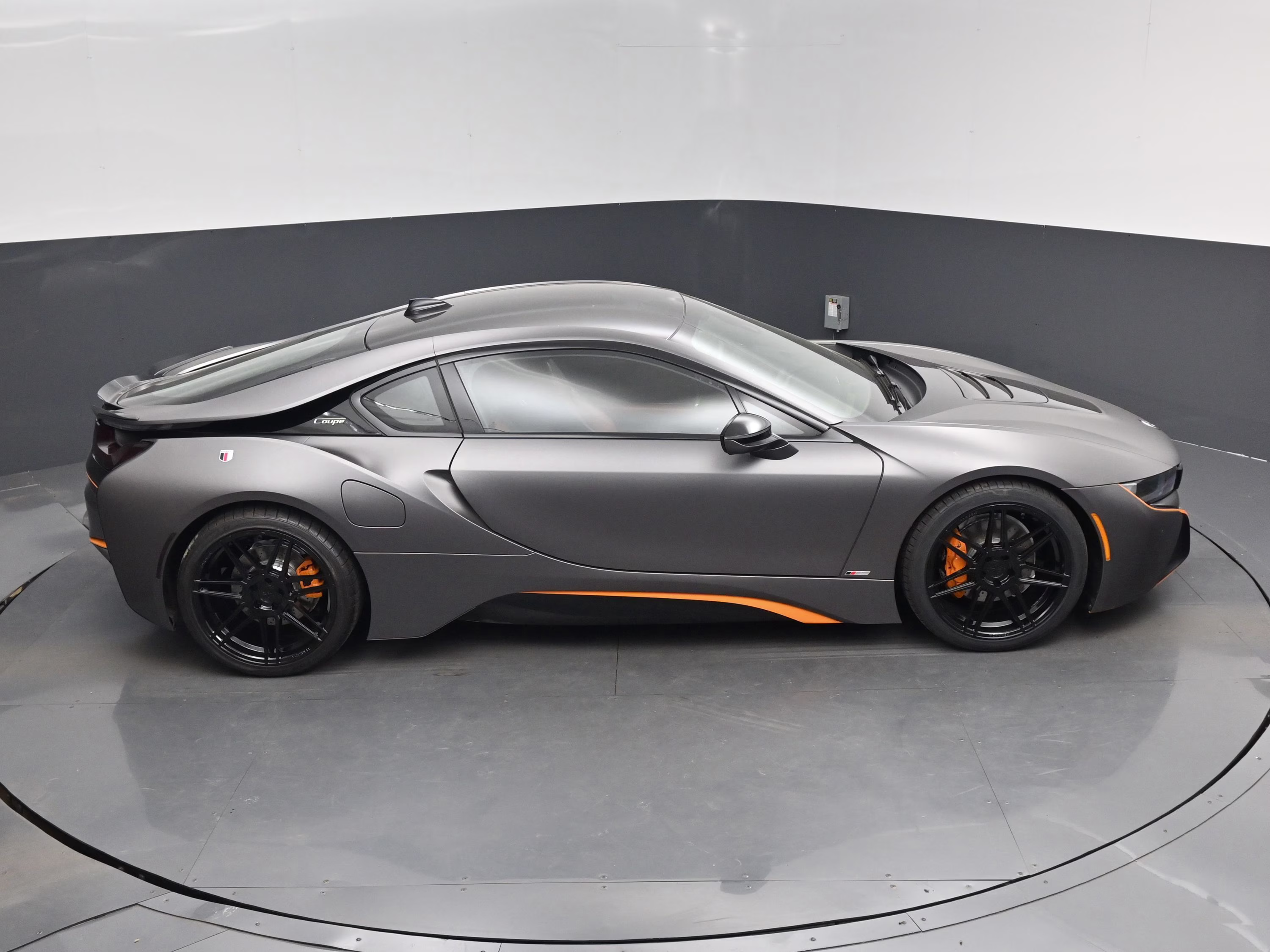 2019 Individual Donington Gray Met w/Frozen Gray Accent BMW i8 Base AWD Coupe