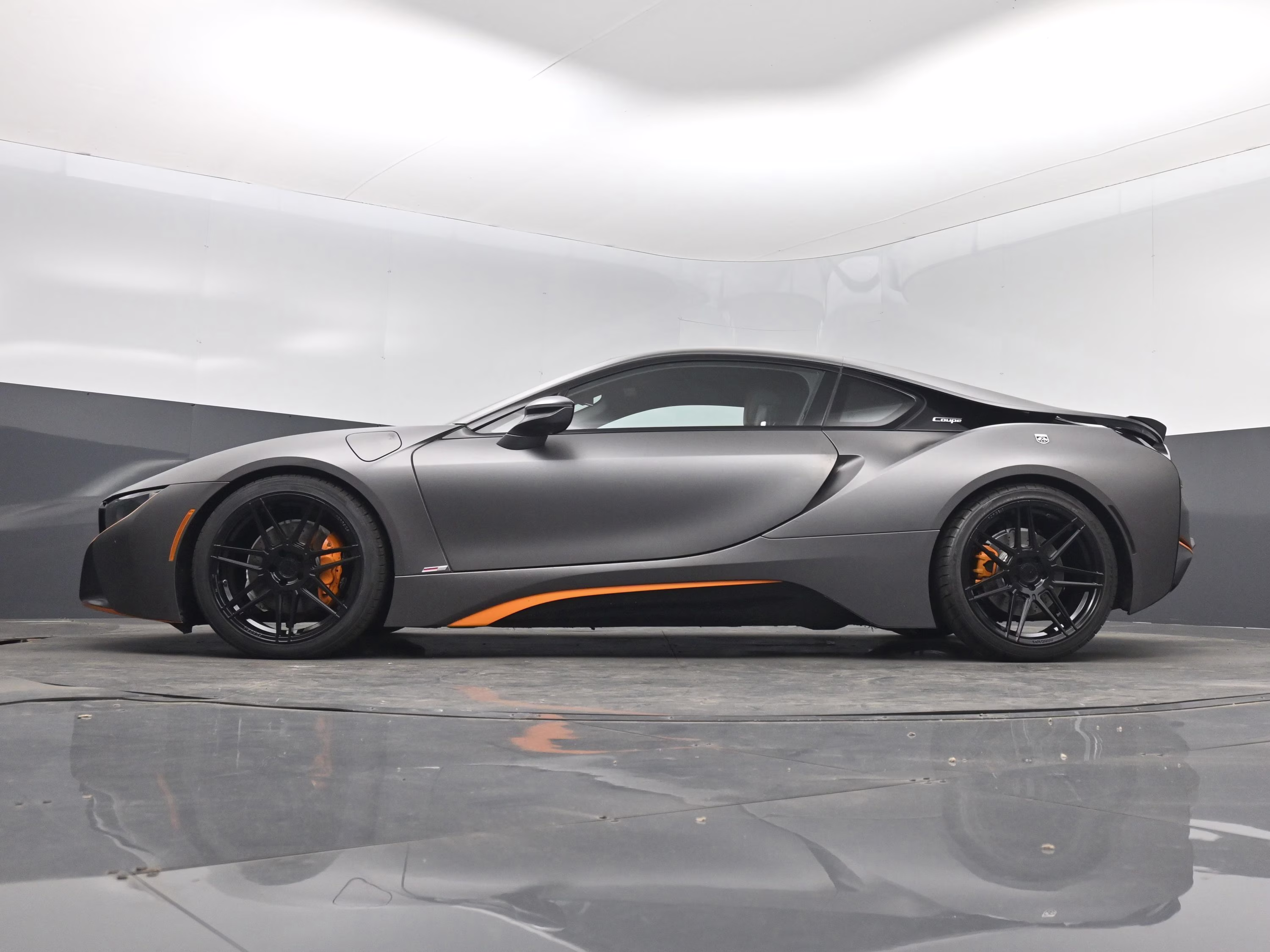 2019 Individual Donington Gray Met w/Frozen Gray Accent BMW i8 Base AWD Coupe
