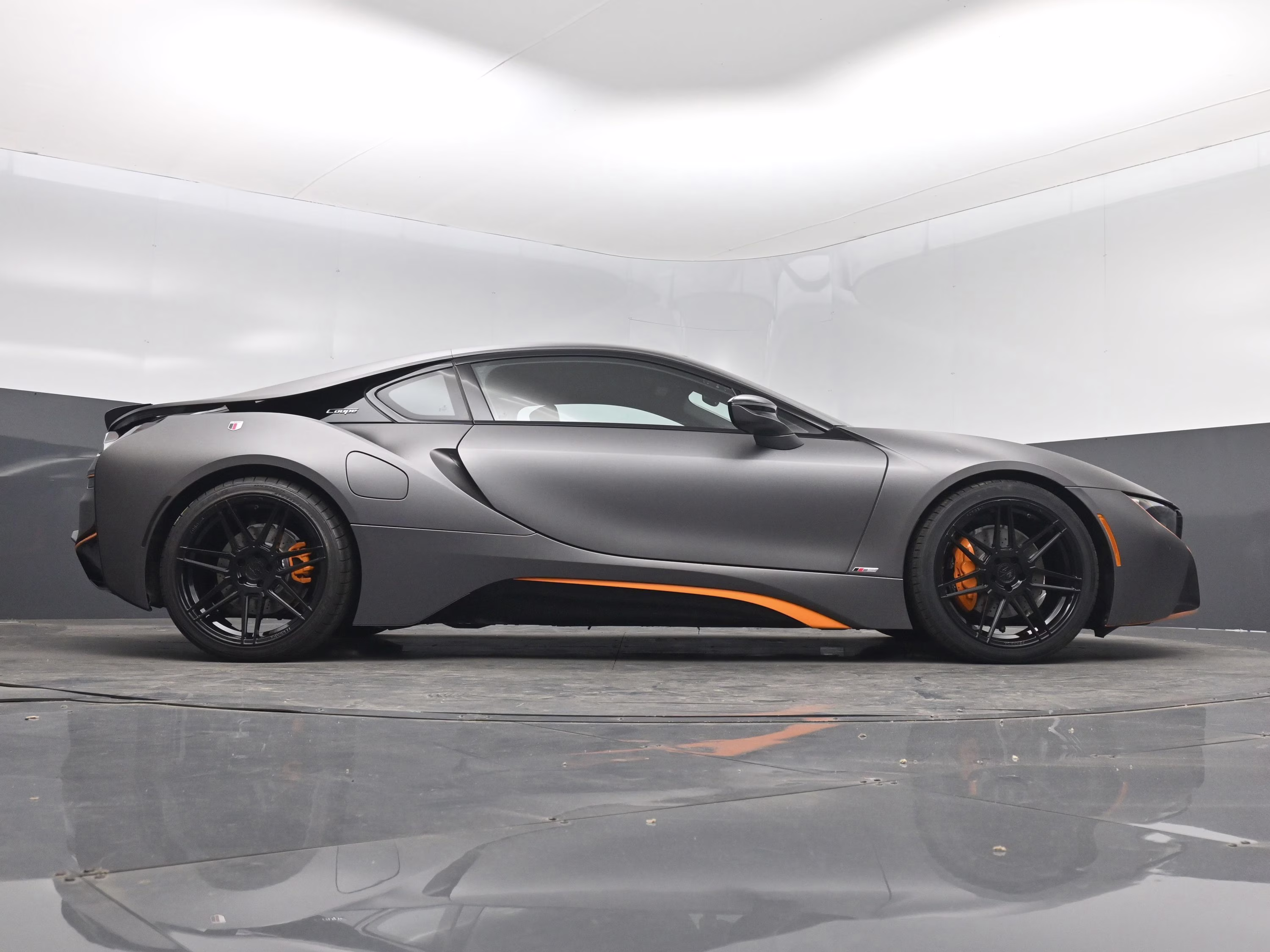 2019 Individual Donington Gray Met w/Frozen Gray Accent BMW i8 Base AWD Coupe