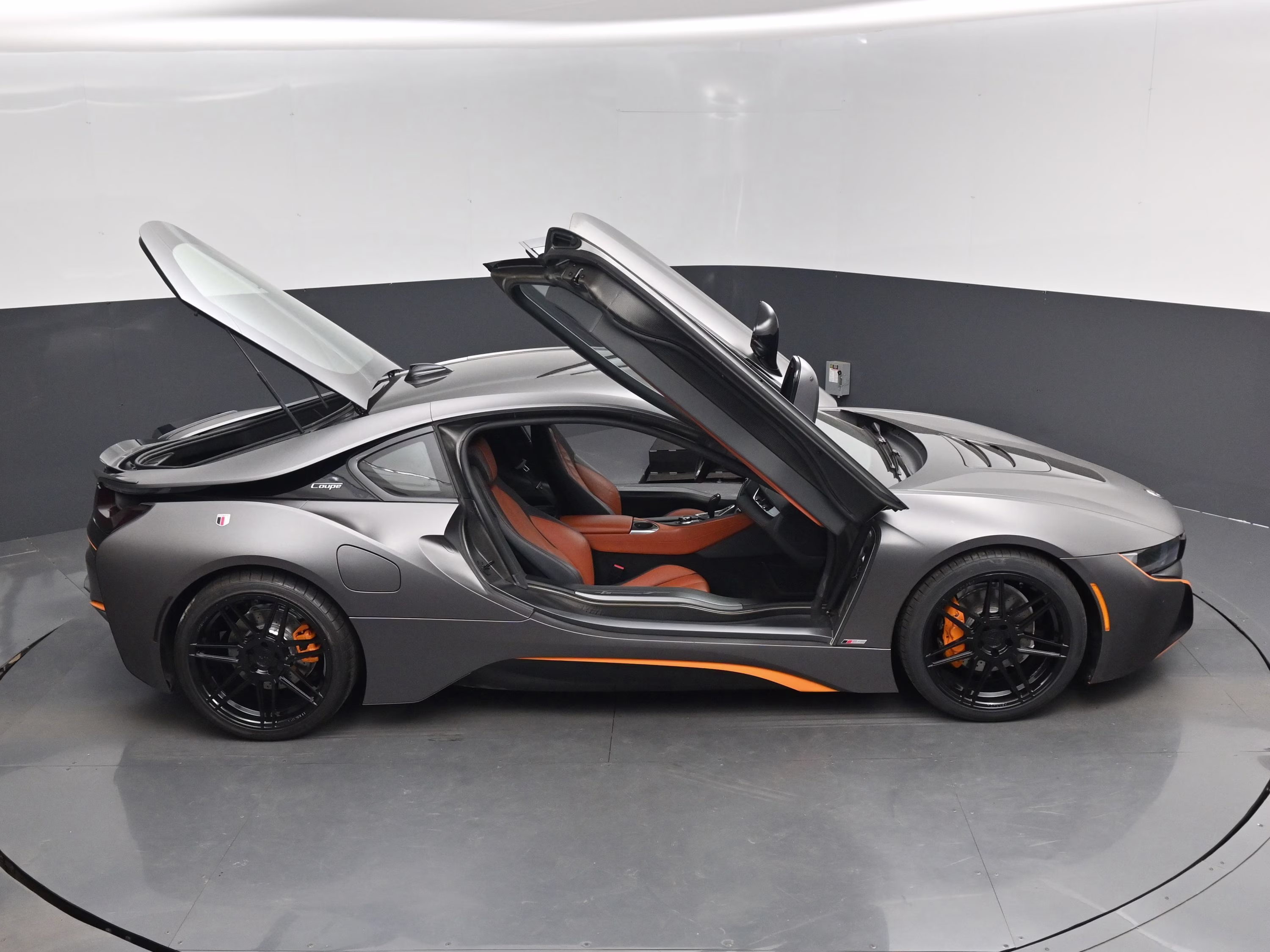 2019 Individual Donington Gray Met w/Frozen Gray Accent BMW i8 Base AWD Coupe