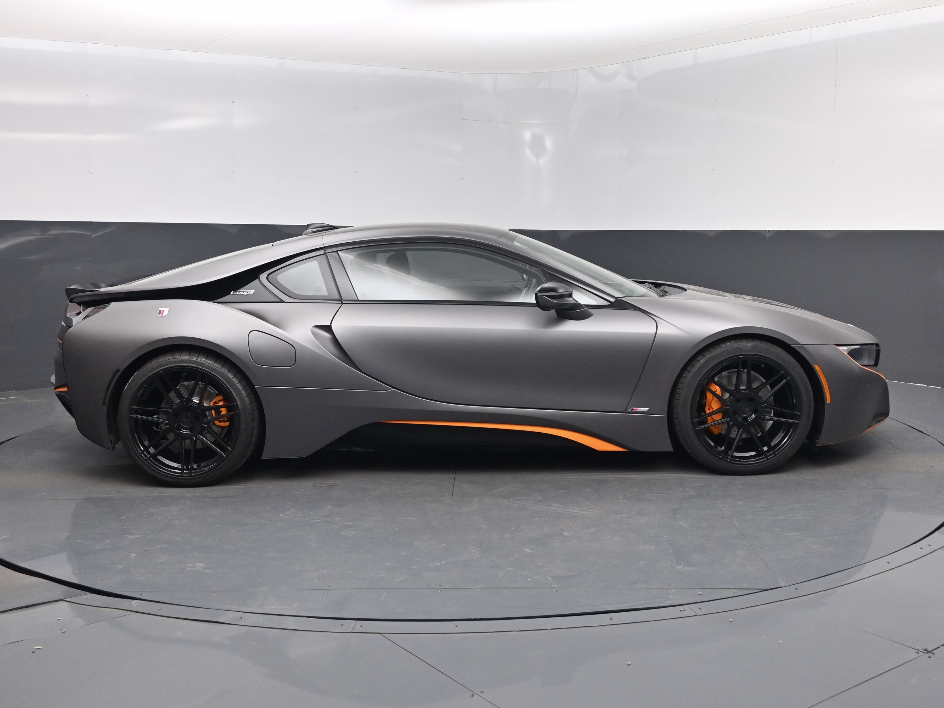 2019 Individual Donington Gray Met w/Frozen Gray Accent BMW i8 Base AWD Coupe