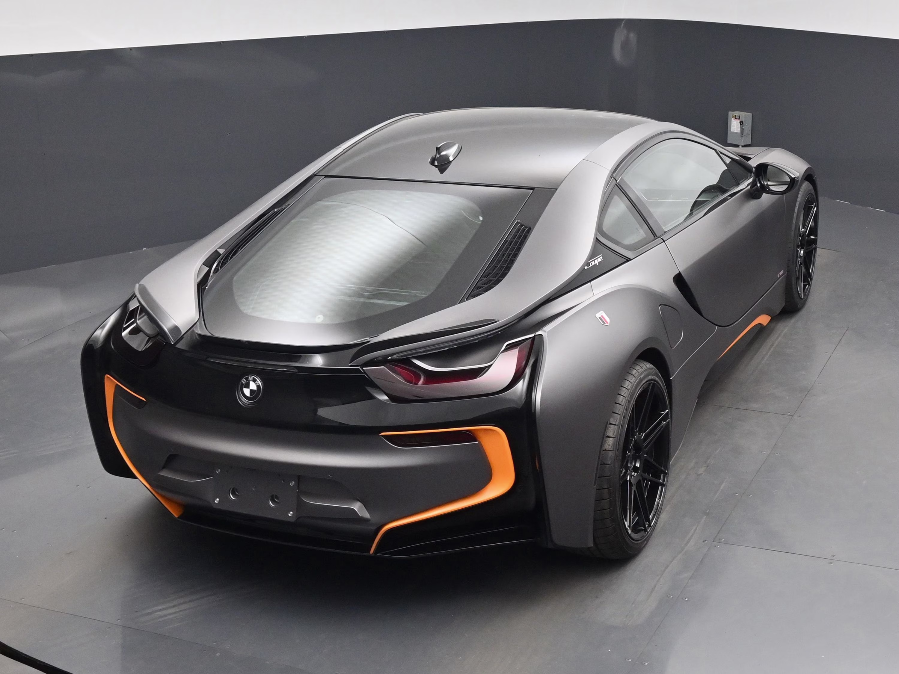 2019 Individual Donington Gray Met w/Frozen Gray Accent BMW i8 Base AWD Coupe