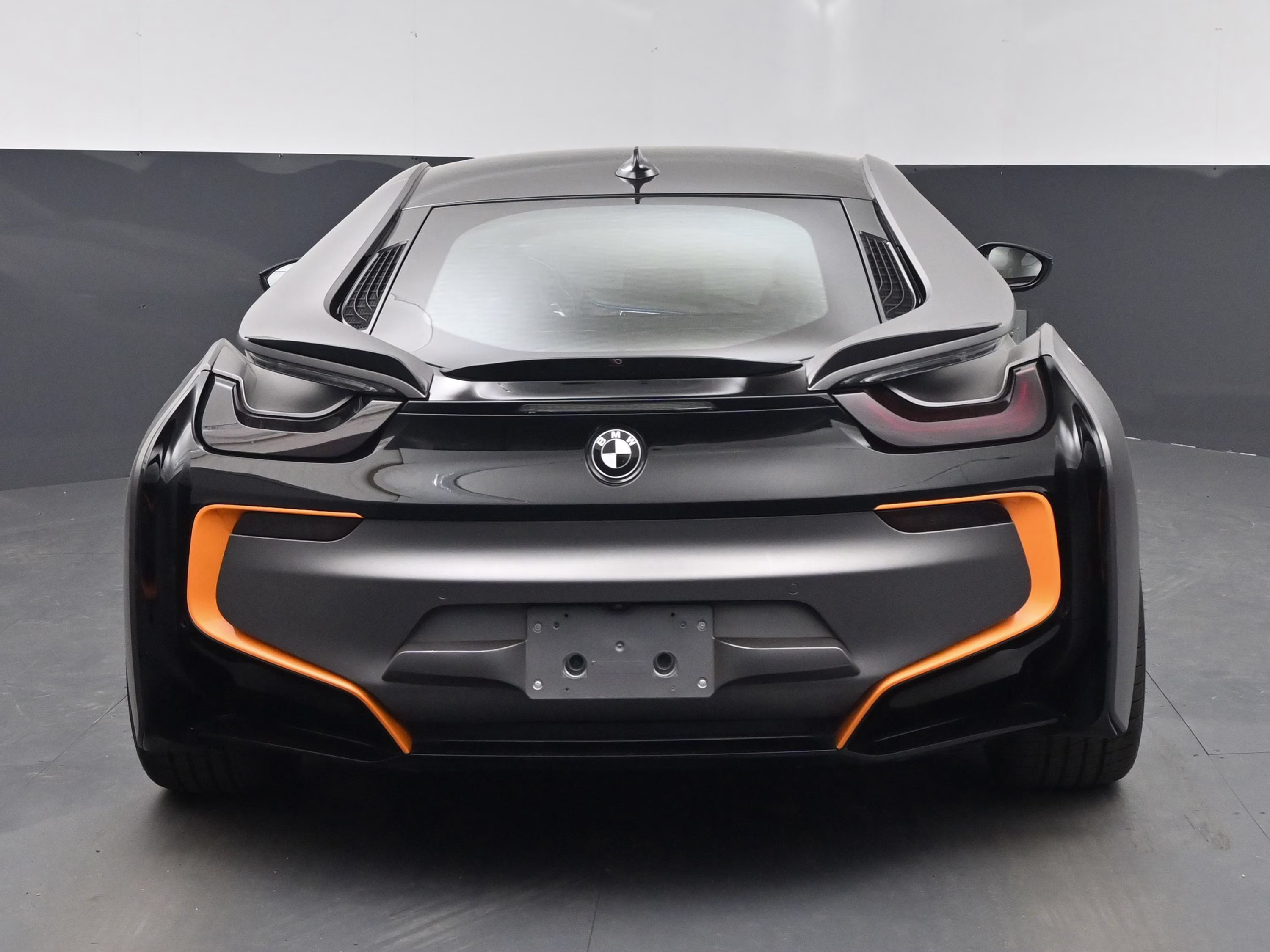 2019 Individual Donington Gray Met w/Frozen Gray Accent BMW i8 Base AWD Coupe