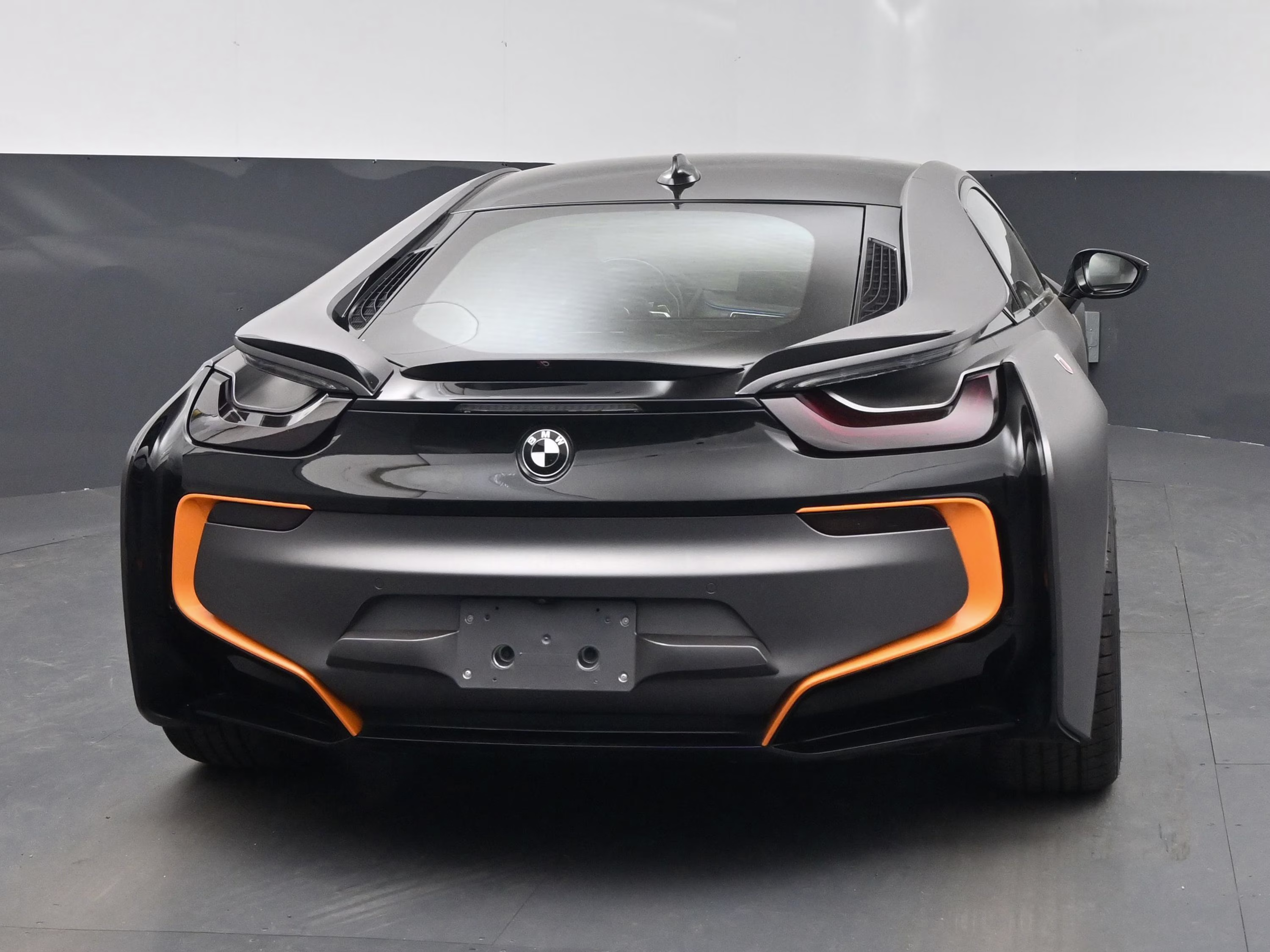 2019 Individual Donington Gray Met w/Frozen Gray Accent BMW i8 Base AWD Coupe