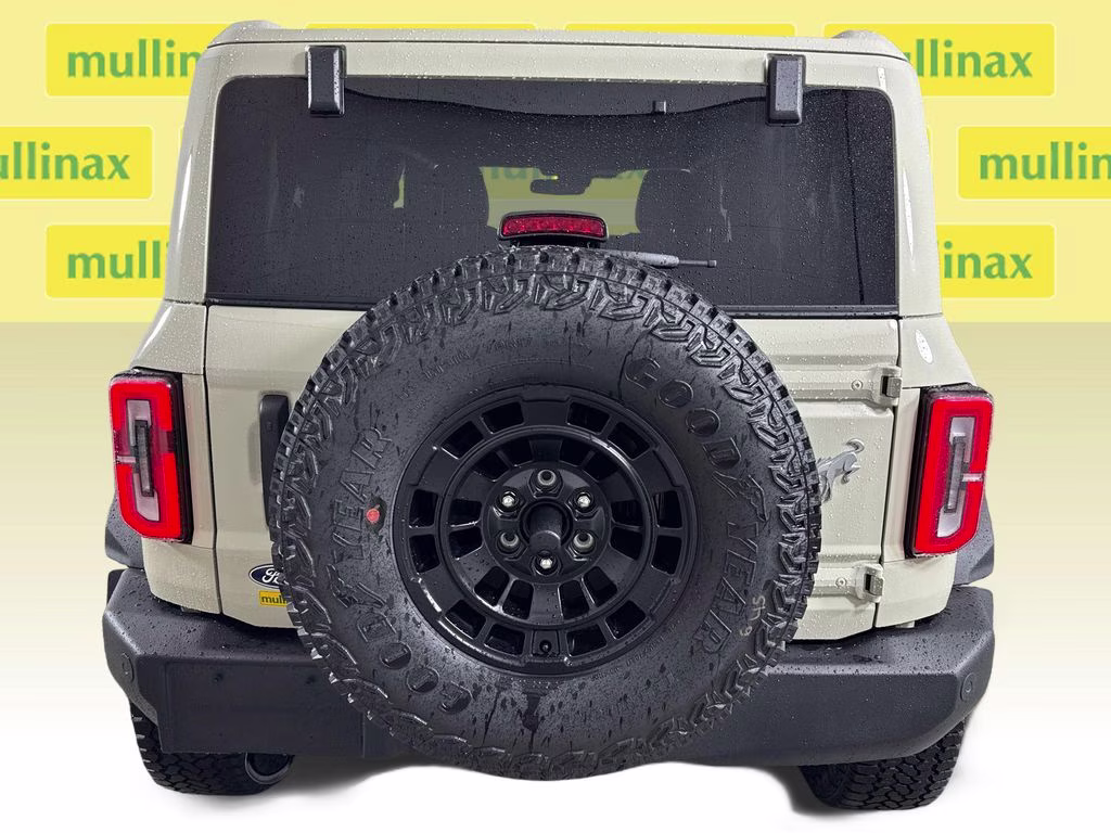 2026 Desert Sand Ford Bronco Outer Banks 4X4 SUV