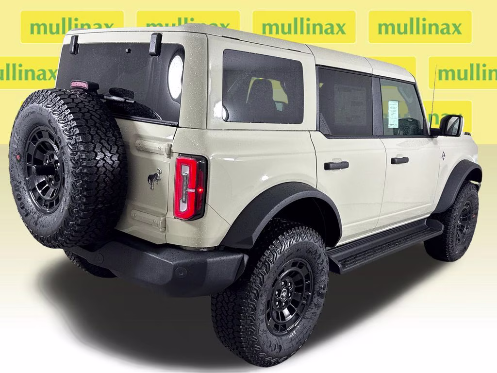 2026 Desert Sand Ford Bronco Outer Banks 4X4 SUV