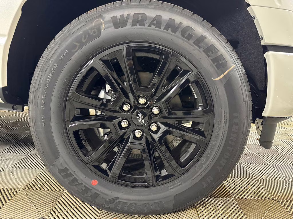 2026 Star White Metallic Tri-Coat Ford F-150 Platinum 4X4 Truck