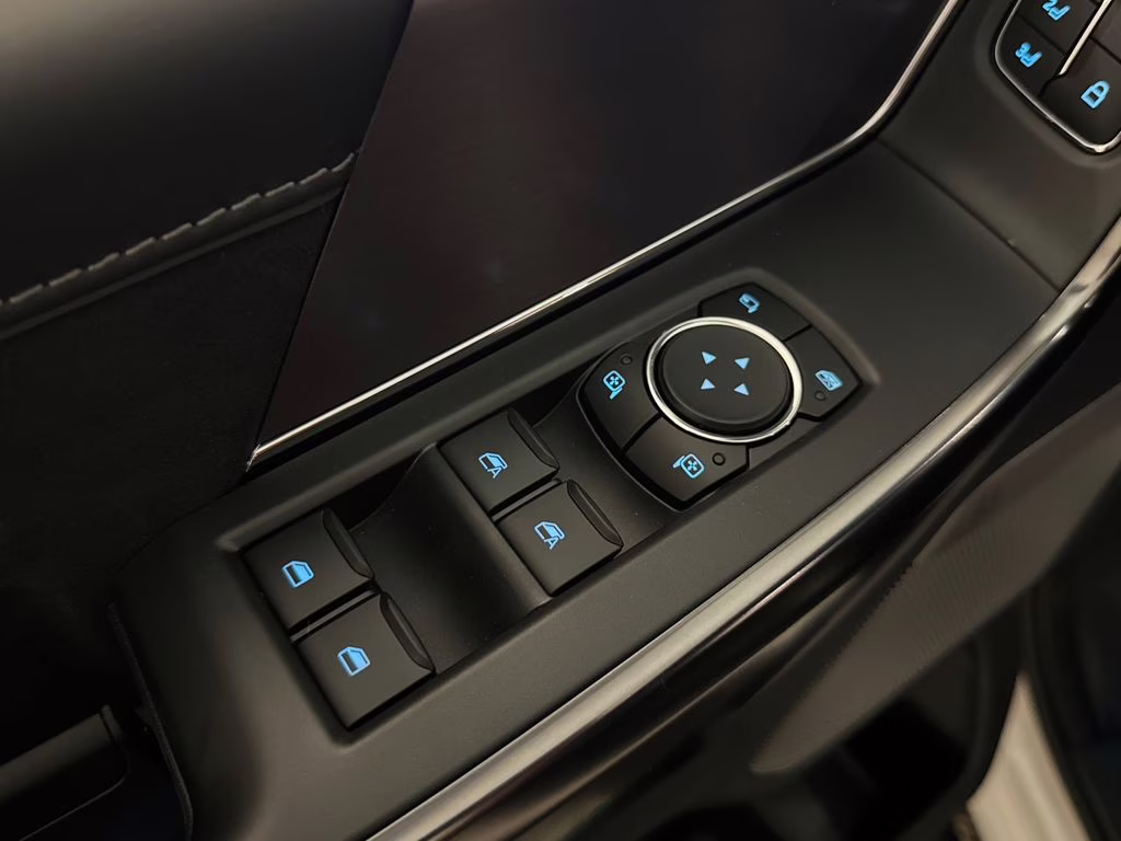 2026 Star White Metallic Tri-Coat Ford F-150 Platinum 4X4 Truck