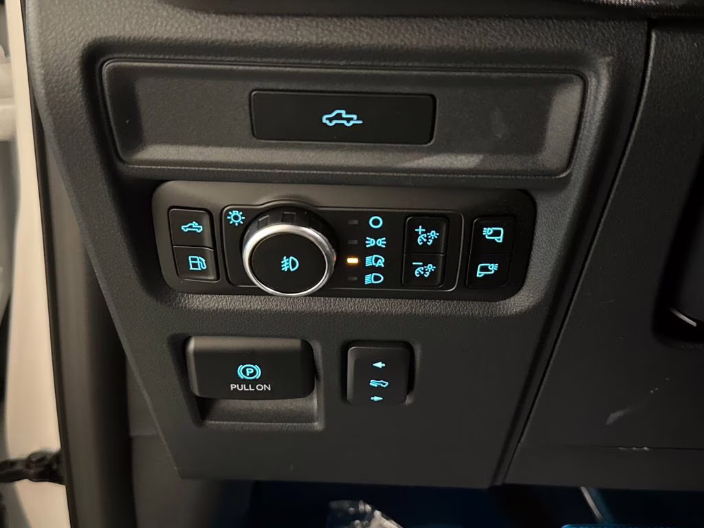 2026 Star White Metallic Tri-Coat Ford F-150 Platinum 4X4 Truck