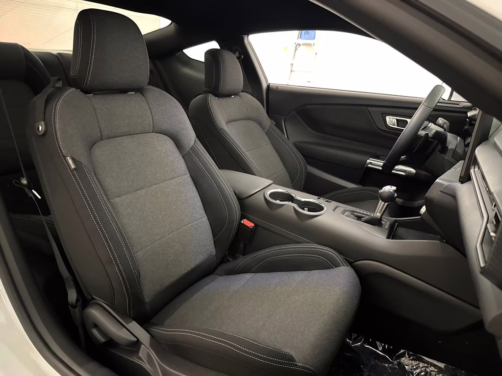 2026 Oxford White Ford Mustang GT RWD Coupe