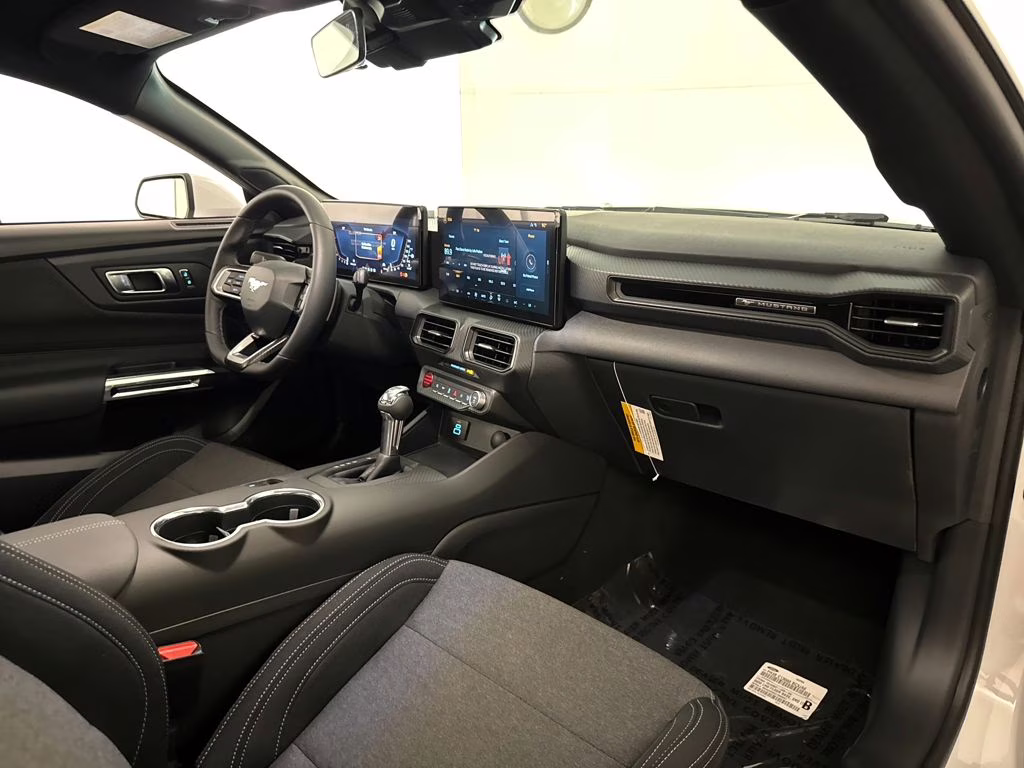 2026 Oxford White Ford Mustang GT RWD Coupe