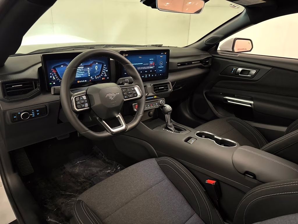 2026 Oxford White Ford Mustang GT RWD Coupe