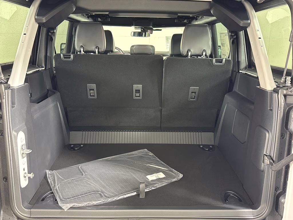 2026 Oxford White Ford Bronco Outer Banks 4X4 SUV