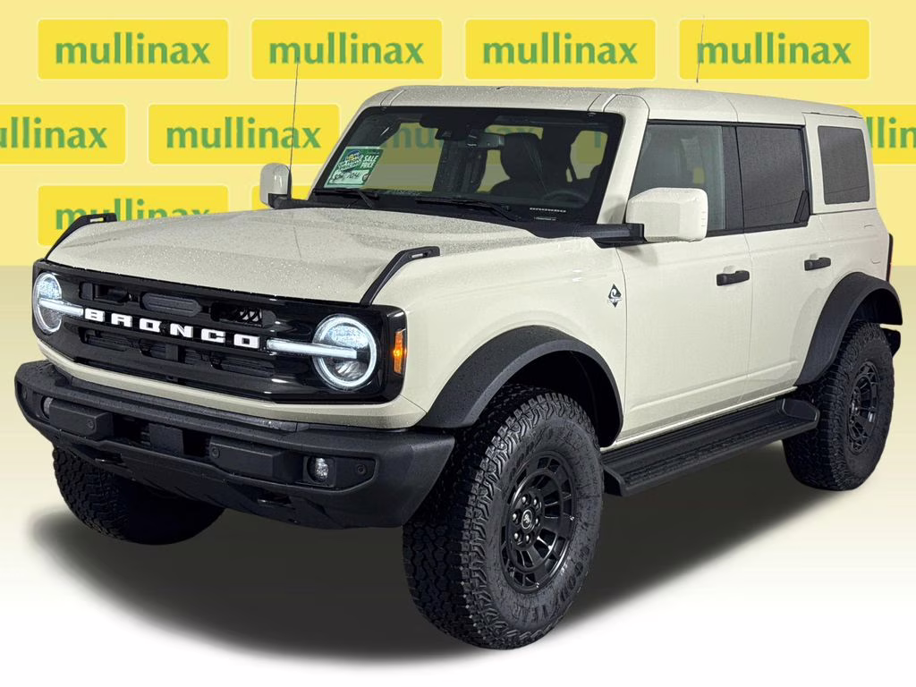 2026 Desert Sand Ford Bronco Outer Banks 4X4 SUV