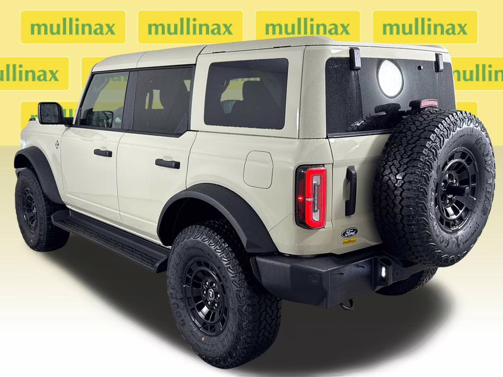 2026 Desert Sand Ford Bronco Outer Banks 4X4 SUV