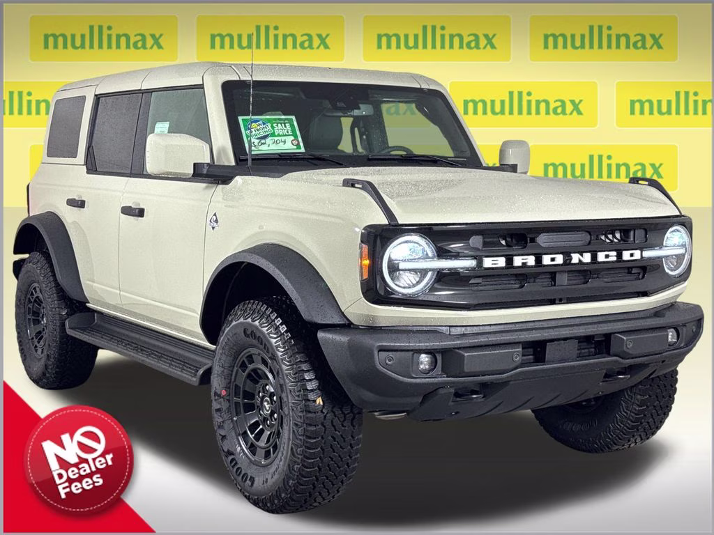 2026 Desert Sand Ford Bronco Outer Banks 4X4 SUV