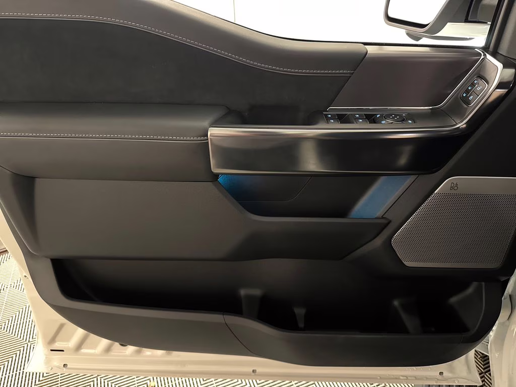 2026 Star White Metallic Tri-Coat Ford F-150 Platinum 4X4 Truck