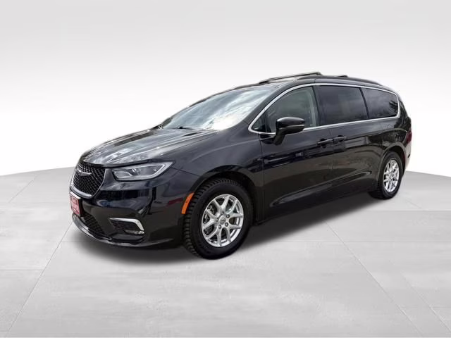 2022 Brilliant Black Crystal Pearlcoat Chrysler Pacifica Touring L FWD Van