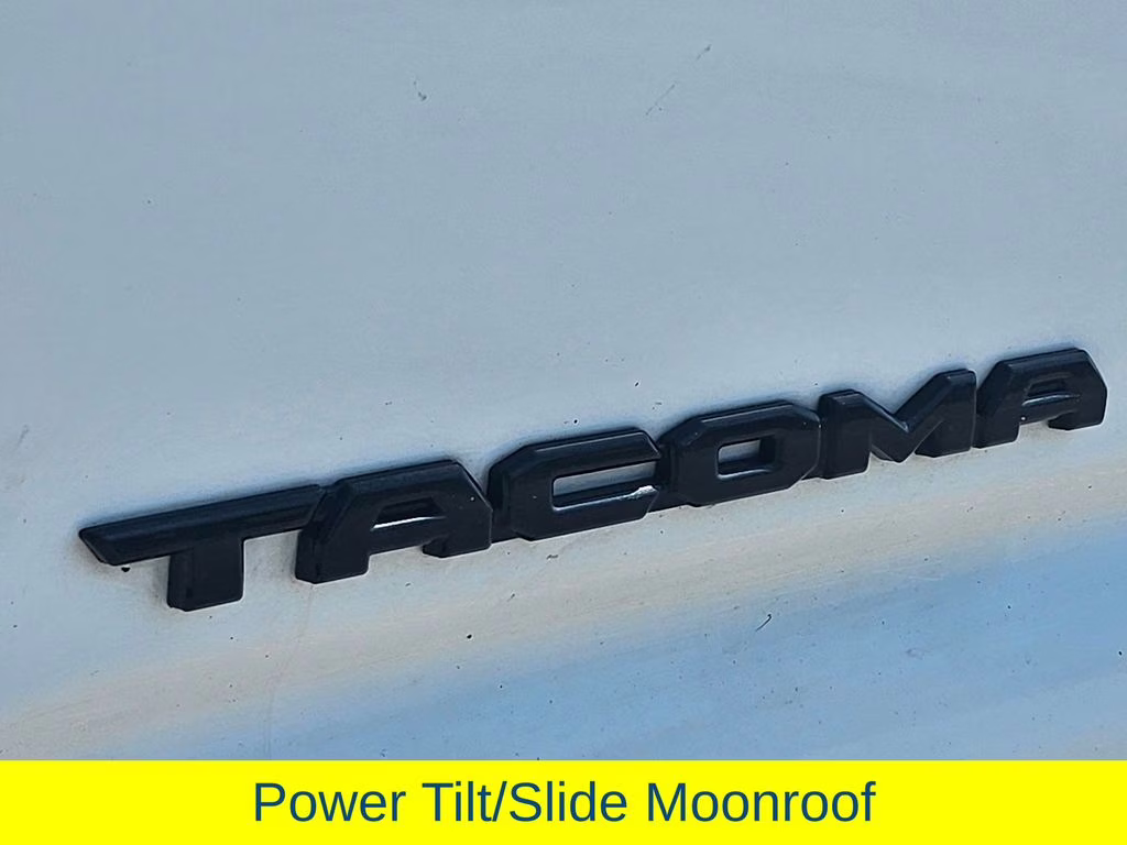 2022 Super White Toyota Tacoma TRD Sport 4X4 Truck