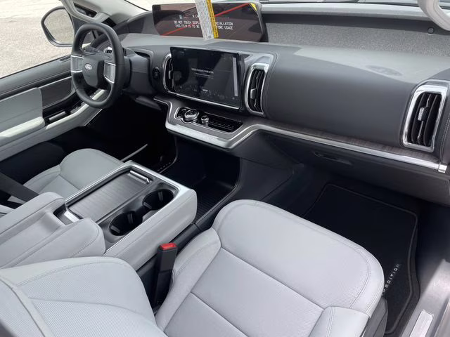 2026 Glacier Gray Metallic Tri-Coat Ford Expedition Max Platinum 4X4 SUV