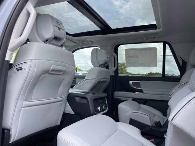 2026 Glacier Gray Metallic Tri-Coat Ford Expedition Max Platinum 4X4 SUV