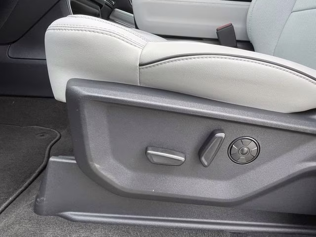 2026 Glacier Gray Metallic Tri-Coat Ford Expedition Max Platinum 4X4 SUV