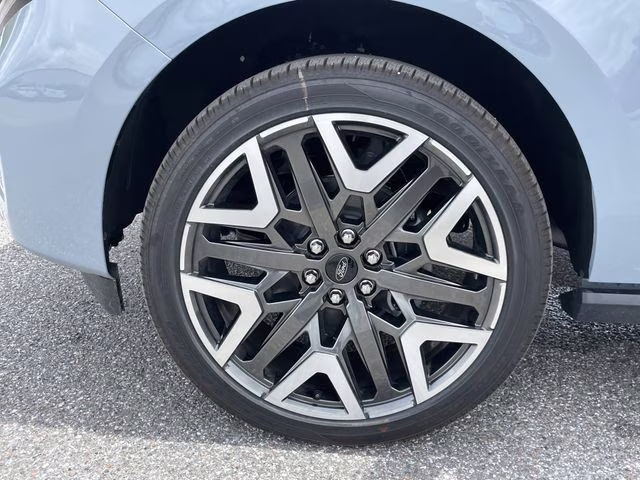 2026 Glacier Gray Metallic Tri-Coat Ford Expedition Max Platinum 4X4 SUV