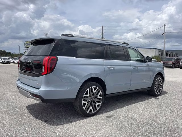 2026 Glacier Gray Metallic Tri-Coat Ford Expedition Max Platinum 4X4 SUV