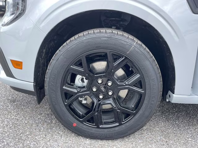 2026 Space White Metallic Ford Maverick Lobo Standard AWD Truck