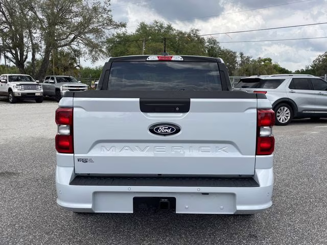 2026 Space White Metallic Ford Maverick Lobo Standard AWD Truck