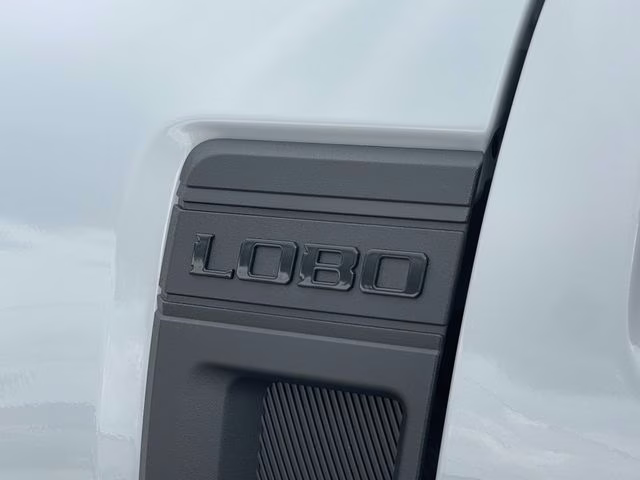 2026 Space White Metallic Ford Maverick Lobo Standard AWD Truck