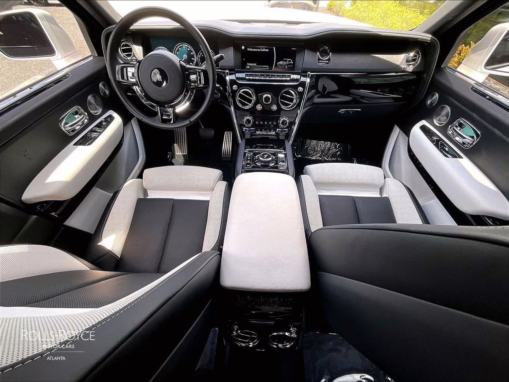 2021 Arctic White Rolls-Royce Cullinan AWD SUV