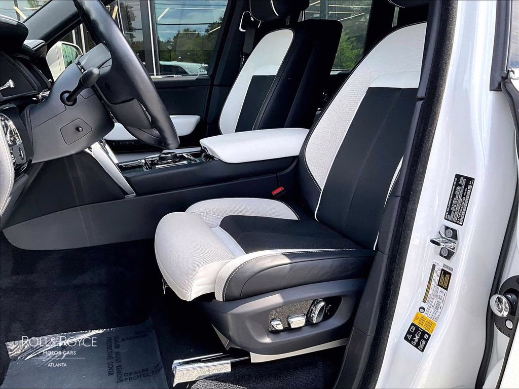 2021 Arctic White Rolls-Royce Cullinan AWD SUV