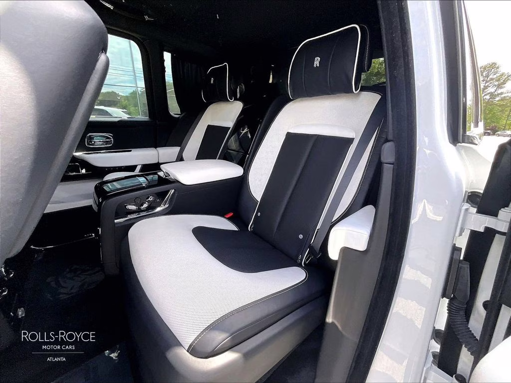 2021 Arctic White Rolls-Royce Cullinan AWD SUV