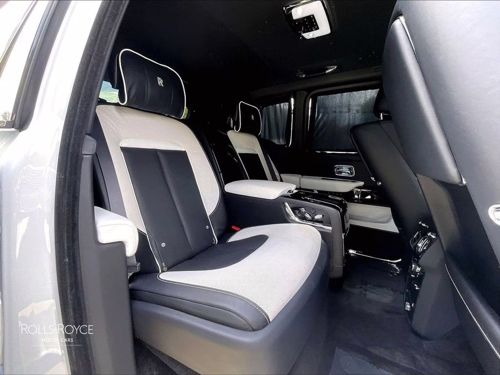 2021 Arctic White Rolls-Royce Cullinan AWD SUV