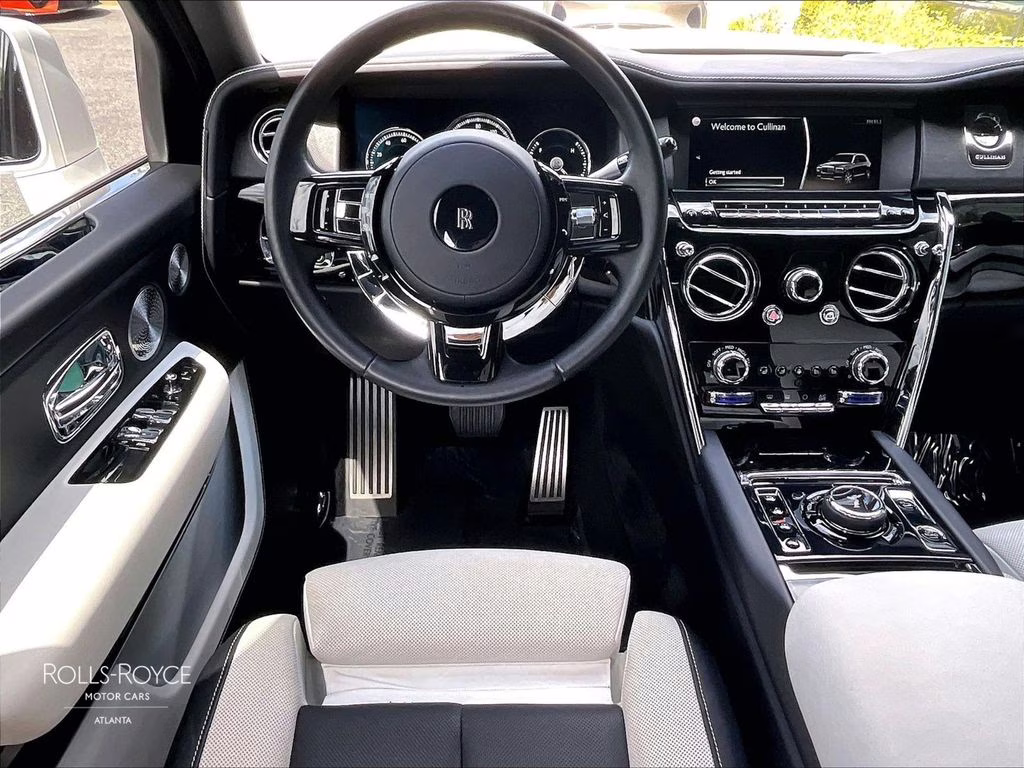 2021 Arctic White Rolls-Royce Cullinan AWD SUV