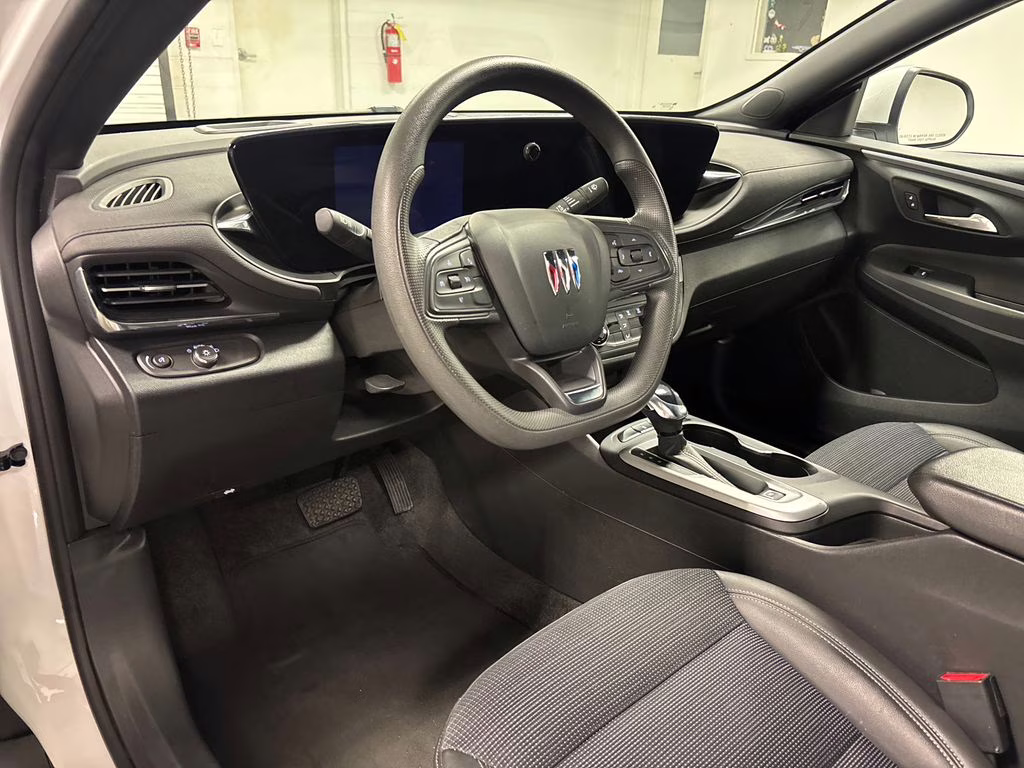 2025 Summit White Buick Envista Preferred FWD SUV
