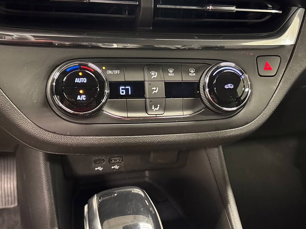 2025 Summit White Buick Envista Preferred FWD SUV