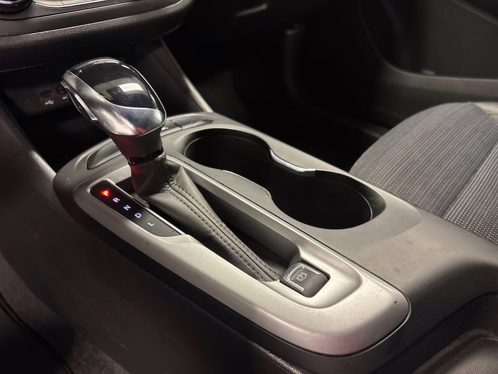 2025 Summit White Buick Envista Preferred FWD SUV