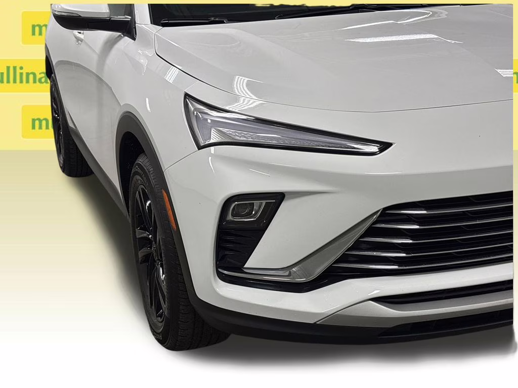2025 Summit White Buick Envista Preferred FWD SUV